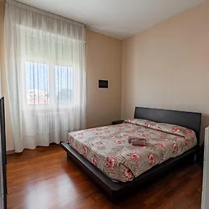Luxury House Near Train Station Appartamento Livorno